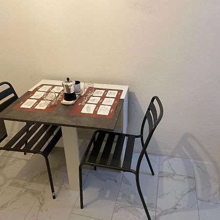 Mory&Clary Cave Palese Airport Bed and Breakfast Bari Exteriör bild