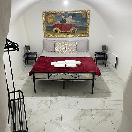 Mory&Clary Cave Palese Airport Bed and Breakfast Bari Exteriör bild