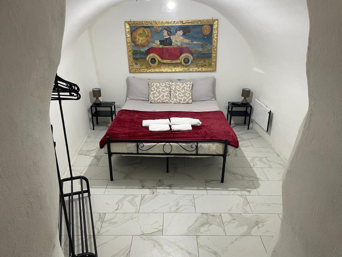 Mory&Clary Cave Palese Airport Bed and Breakfast Bari Exteriör bild