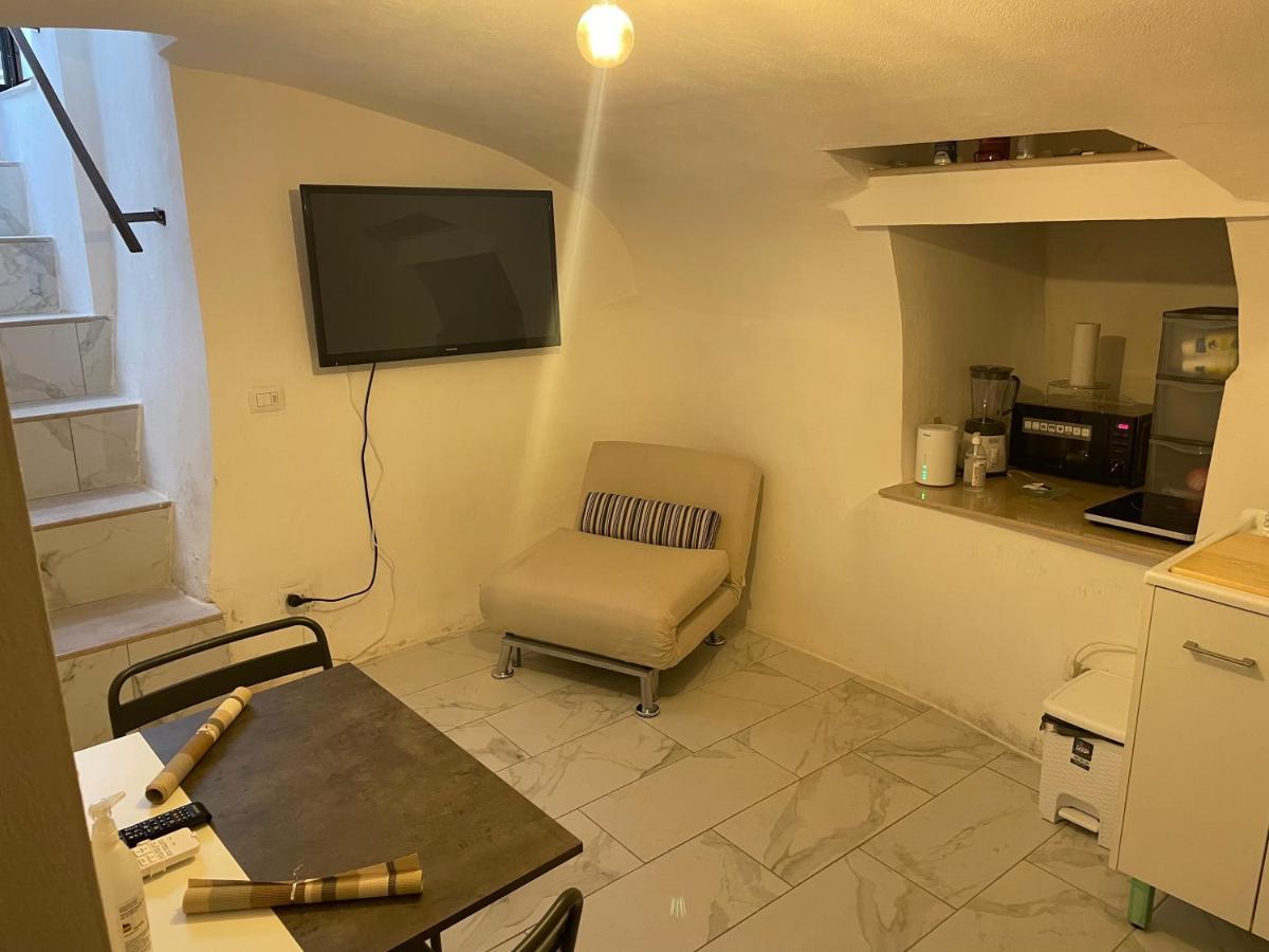 Mory&Clary Cave Palese Airport Bed and Breakfast Bari Exteriör bild